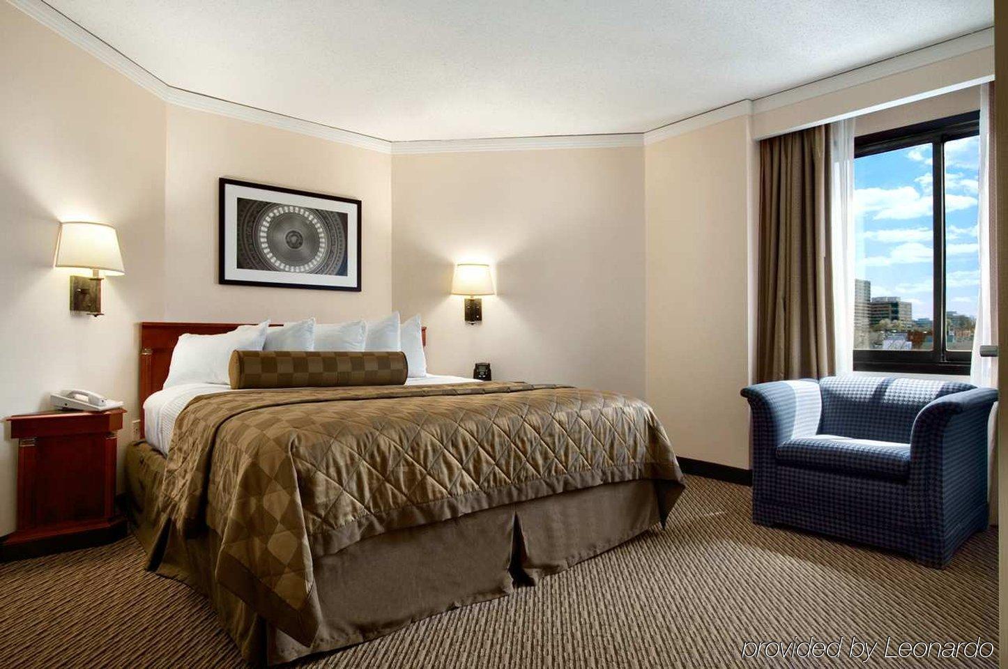 Embassy Suites Tysons Corner Pokoj fotografie