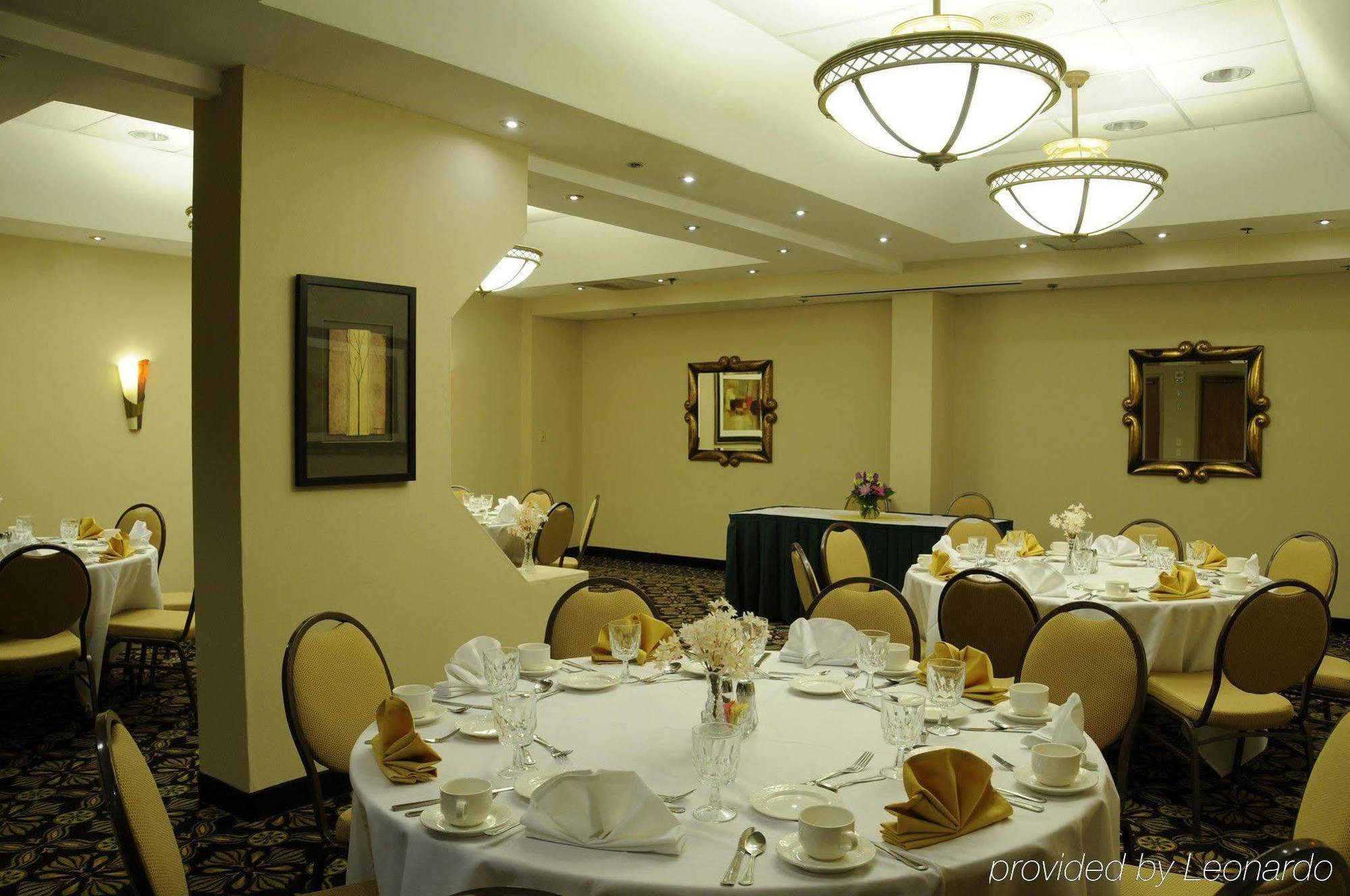 Embassy Suites Tysons Corner Restaurace fotografie